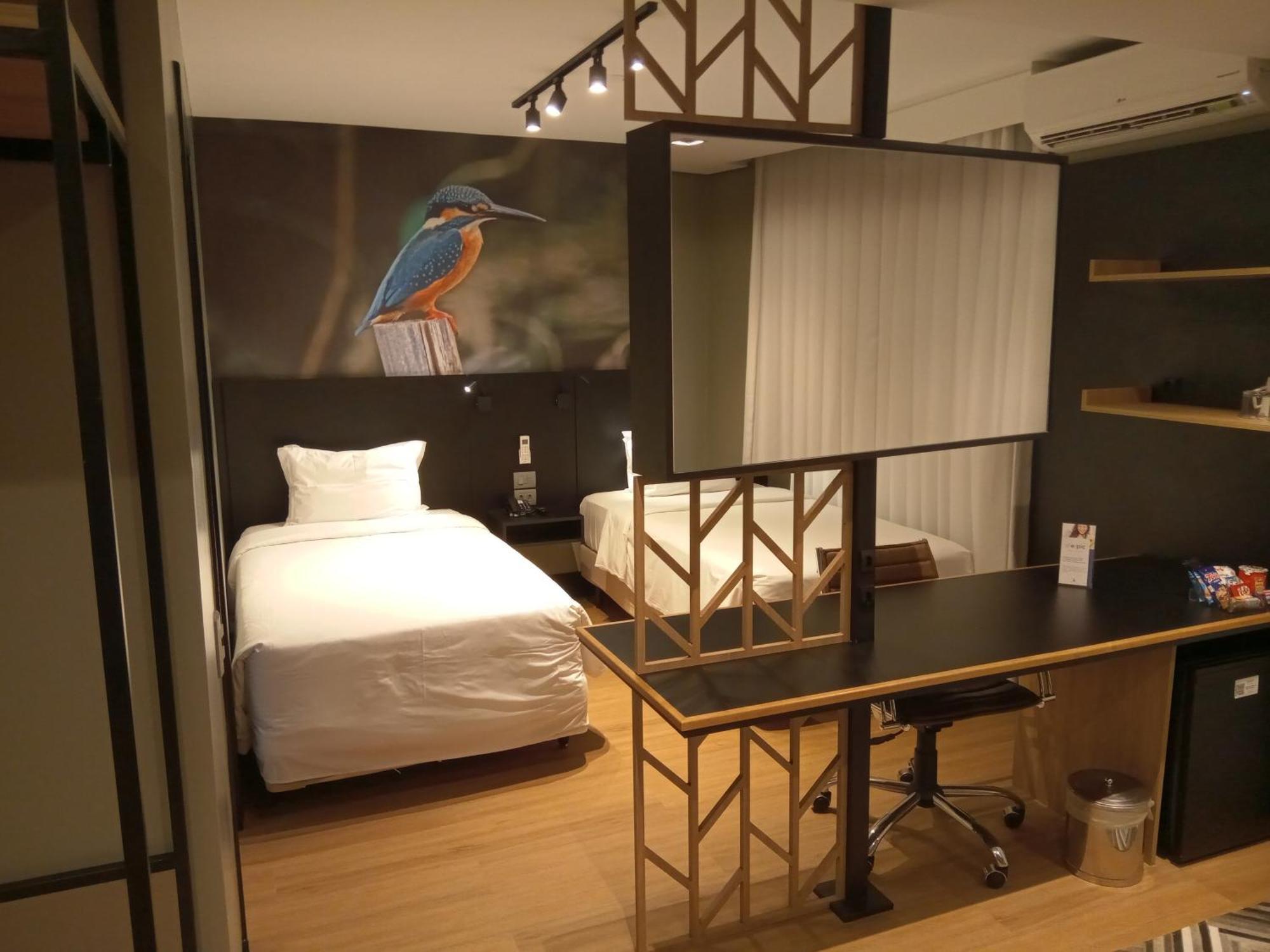 Art Hotel Transamerica Collection Porto Alegre Exterior foto A room at the hotel