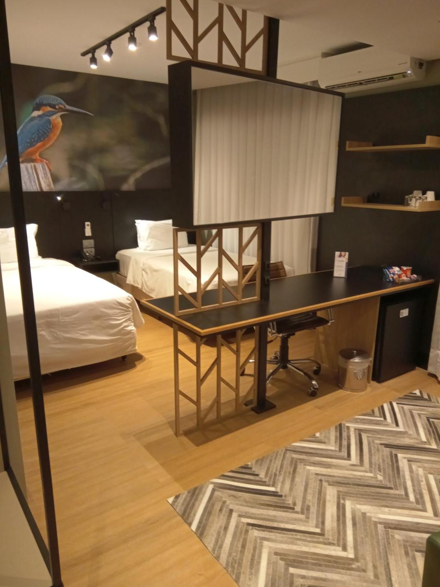 Art Hotel Transamerica Collection Porto Alegre Exterior foto A room at the hotel